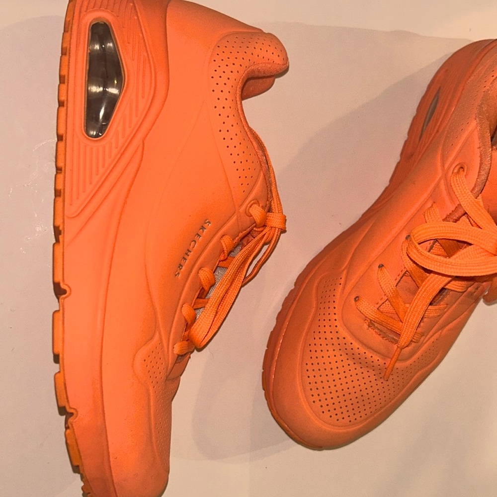 Neon orange sketchers barely worn